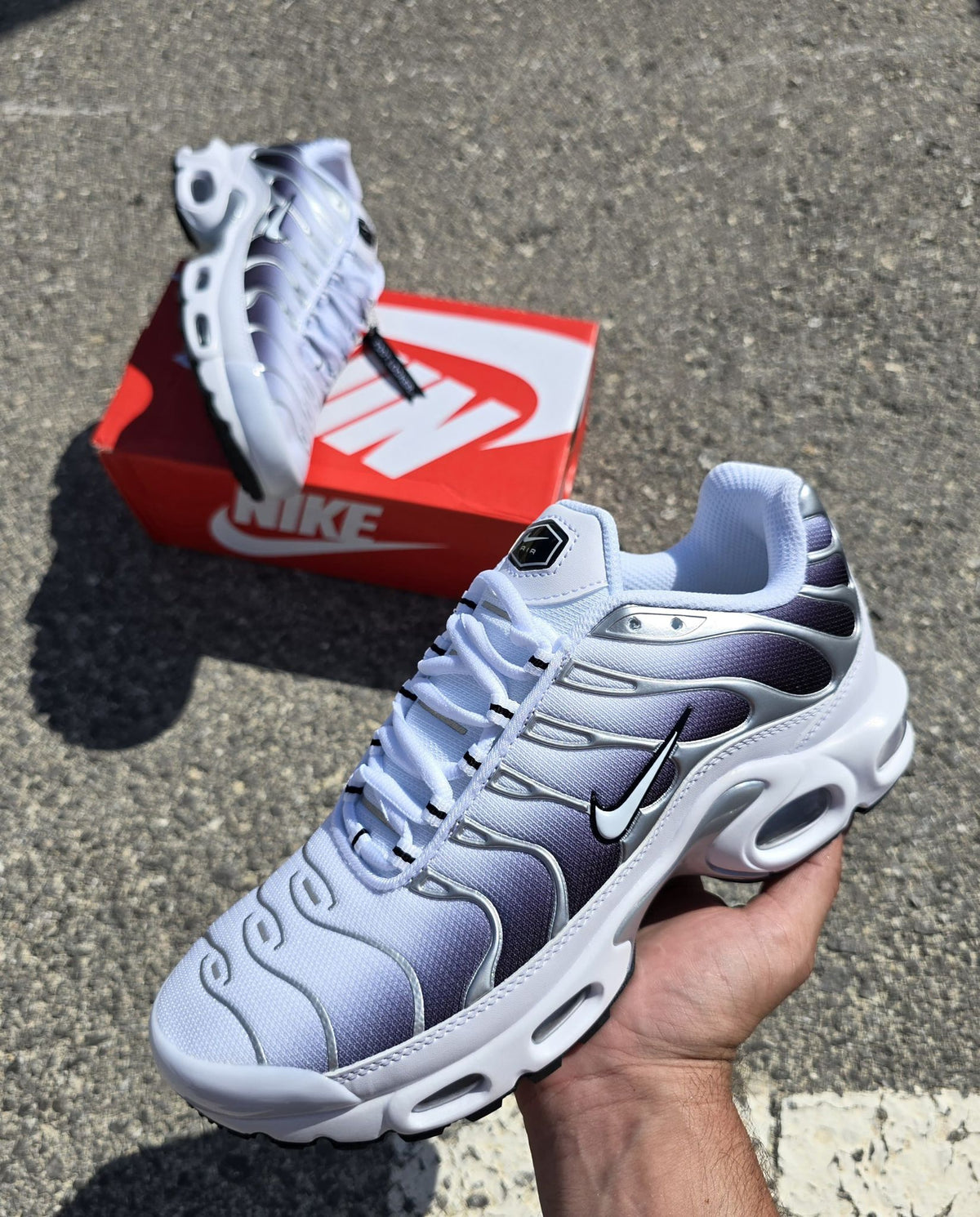 Nike TN Blanca y Gris