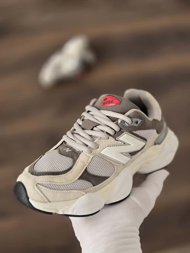 New Balance 9060 · Modelo 02